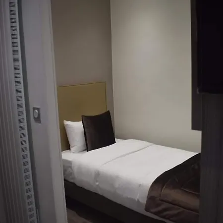 Hotel Puy De Dome 3*