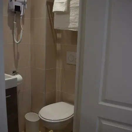 Hotel Puy De Dome 3*