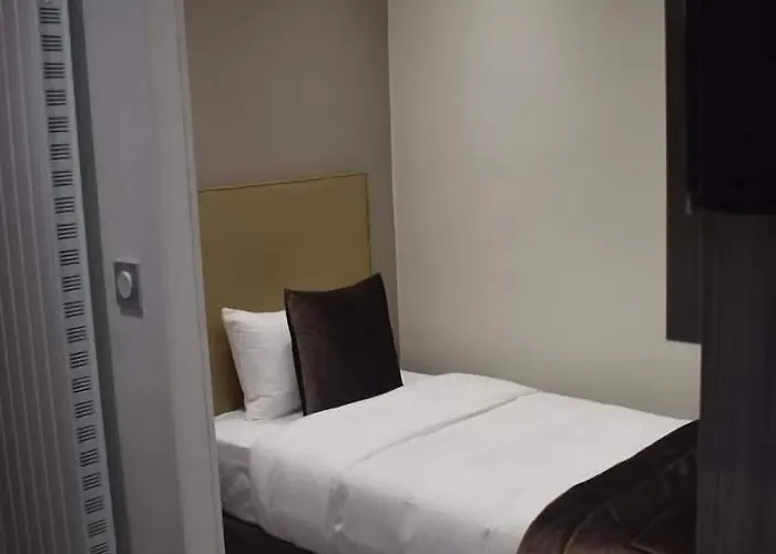 Отель Puy De Dome 3*