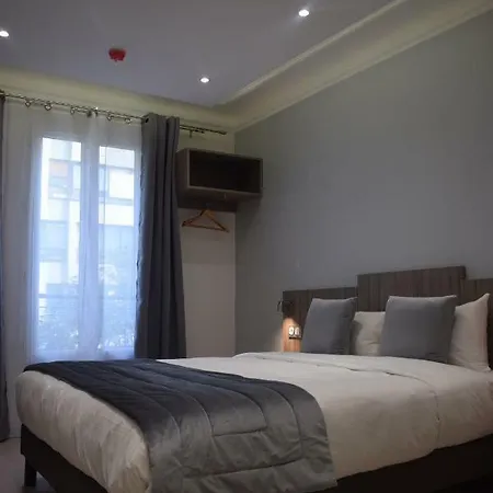 Puy De Dome 3* باريس