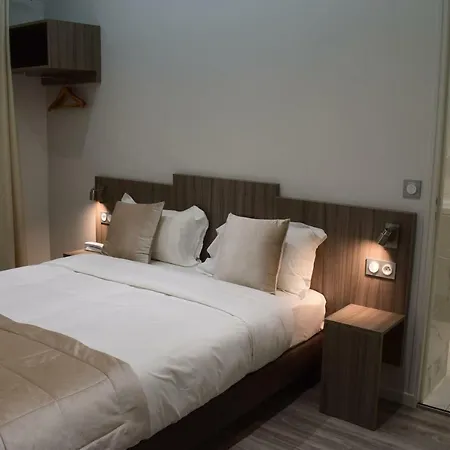 Puy De Dome 3* باريس